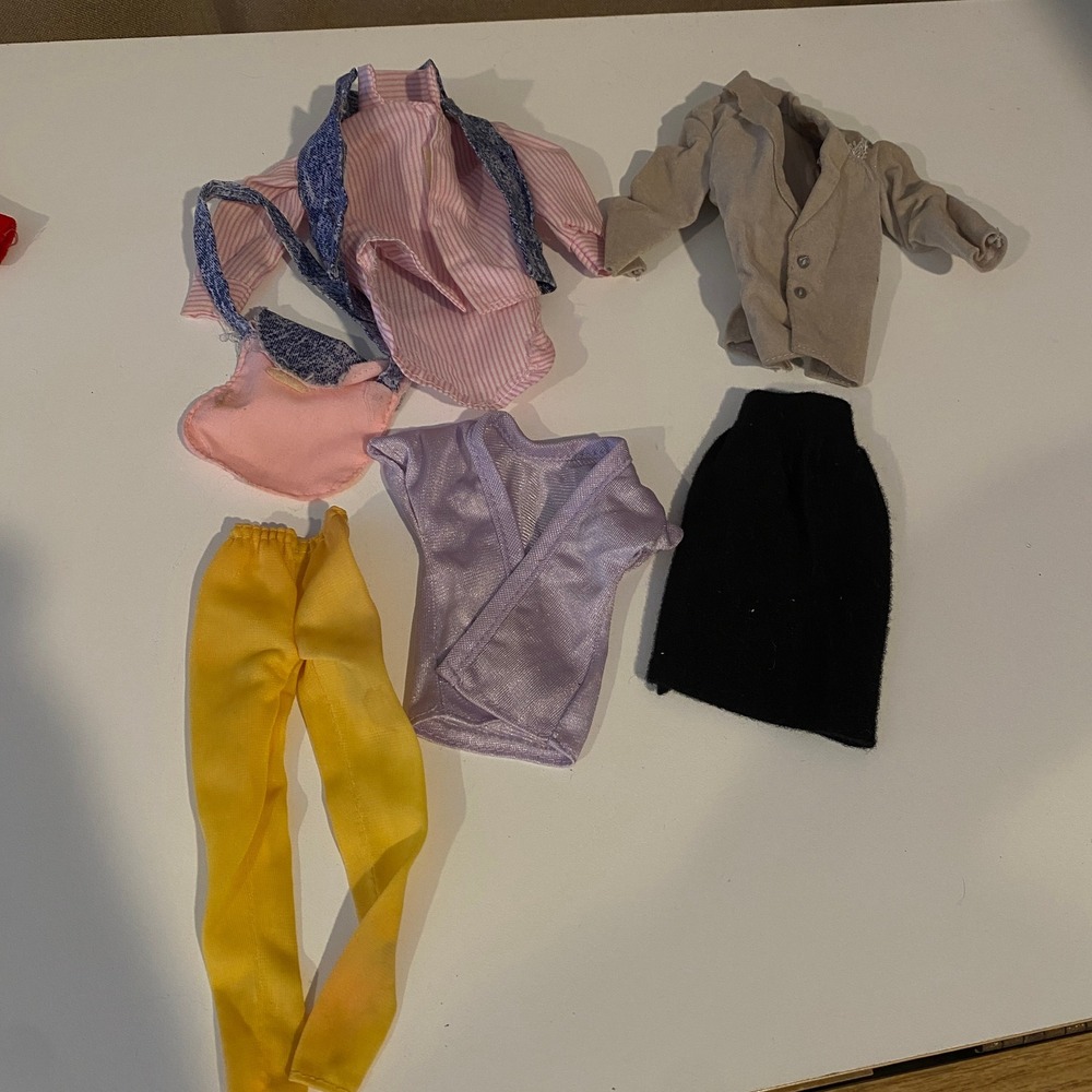 Doll‎ Clothing Lot Various Outfits Dresses Skirts Blazers Tops Accessories